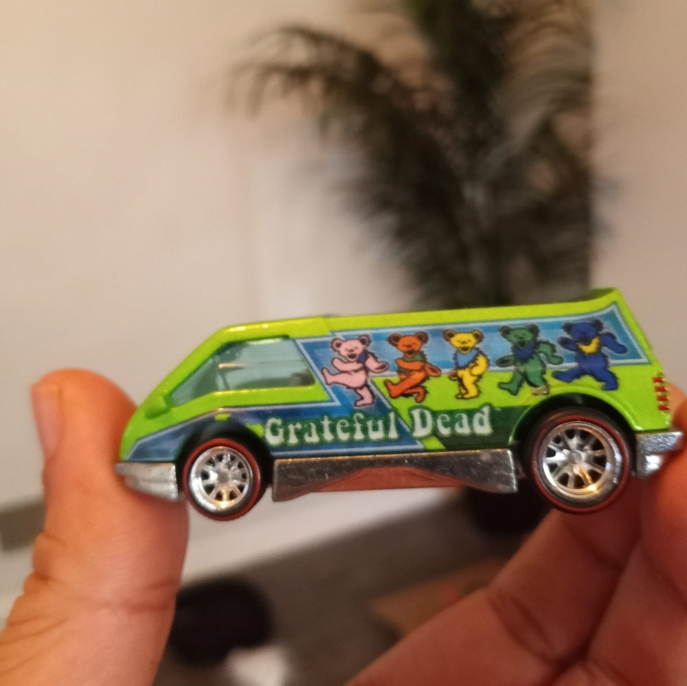 grateful dead hotwheels van in great condition.